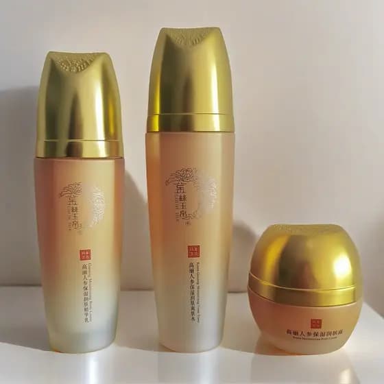 Nova data seda dourada Jade seda ginseng hidratante conjunto de quatro peças caixa ginseng água ginseng creme de leite T
