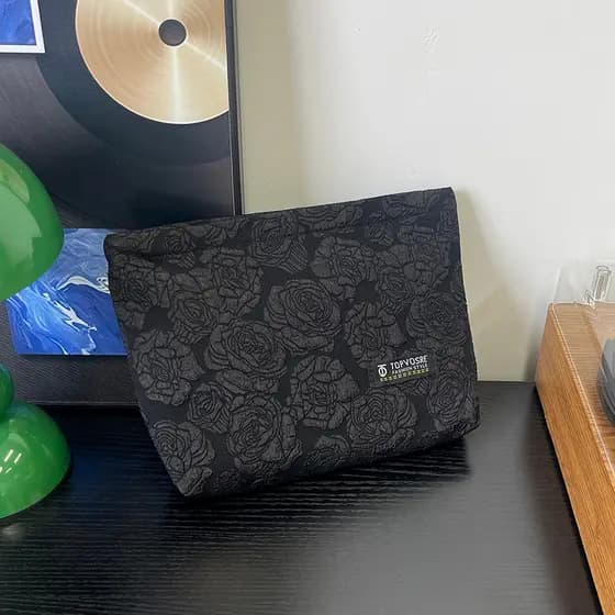 Bolsa forro de textura de flor, bolsa pequena de armazenamento médio, bolsa cosmética feminina 2025, nova bolsa de armaz
