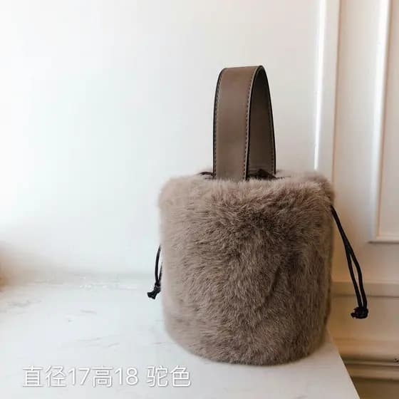 2023 inverno novo estilo balde saco peludo influenciador cem pagode portátil bagunça de um ombro