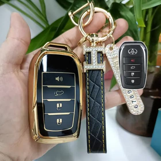 Capa de chave remota para carro nova, com bordas douradas em TPU, adequada para chaves inteligentes da Toyota, compatíve
