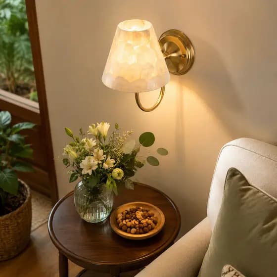 Arandela decorativa latão com abajur de concha instalação fixa para pousada