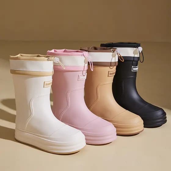 Botas de chuva femininas adultas de cano médio moda sola grossa versão coreana botas de chuva com vigas uso externo sapa