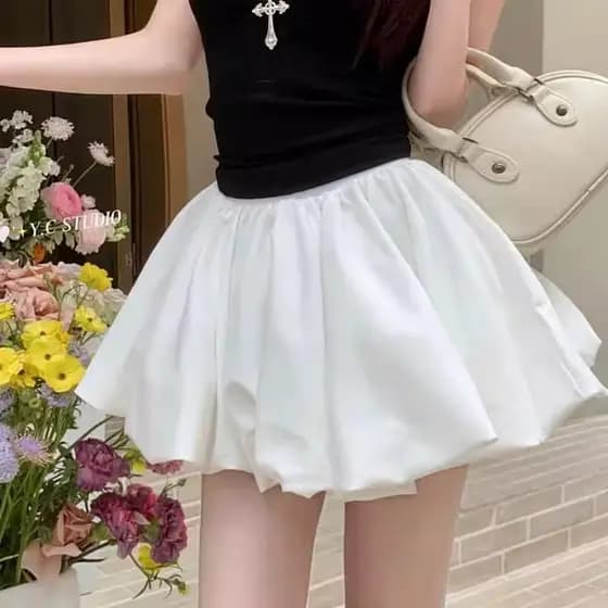 Saia floral estilo ballet, puramente desejável, com cintura alta, design em linha A que modela a silhueta e recurso anti