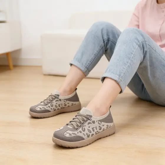 Velho pequim sapatos de pano primavera 2025 novo estilo Casual deslizamento-em sapatos para idosos sola macia antiderrap