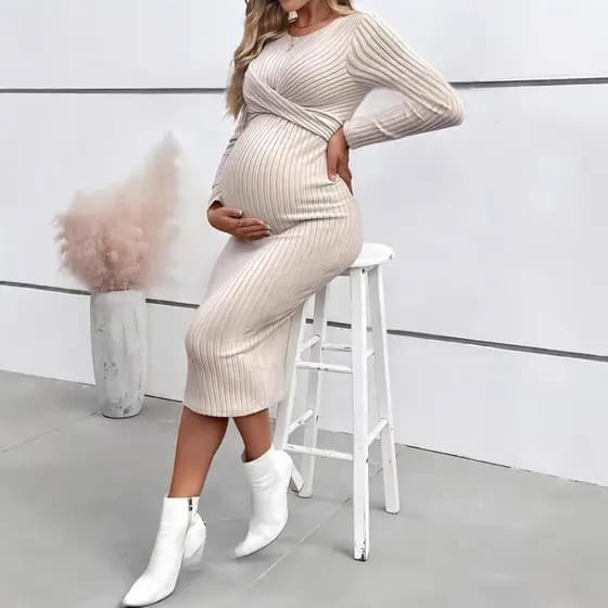 Vestido de maternidade com mangas compridas, design elegante torcido, vestido de maternidade de corte justo.