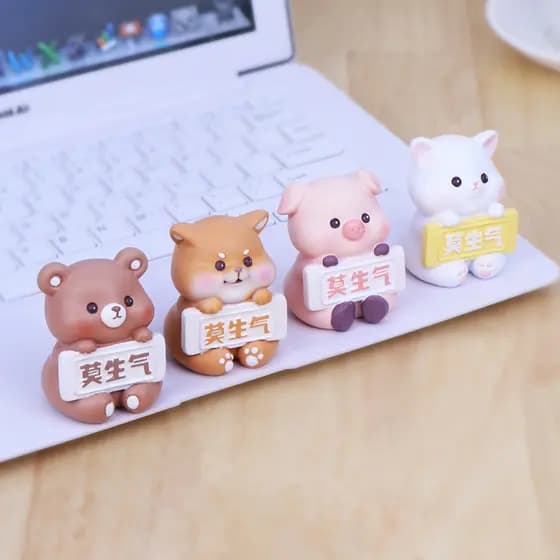 Enfeites de decoração de carro Mo Angry Piglet Animal Desktop Material de escritório Boneca fofa de desenho animado