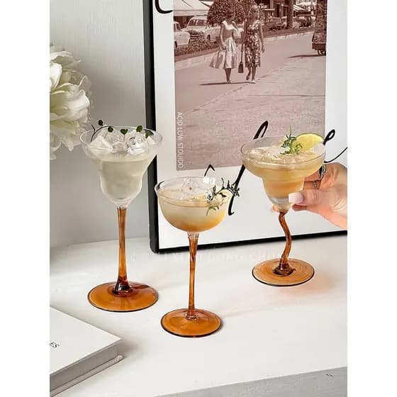 Nicho café cor Cocktail vidro ins ligeiramente bêbado pés curvos Margarita vidro criativo ajuste especial taça de vidro