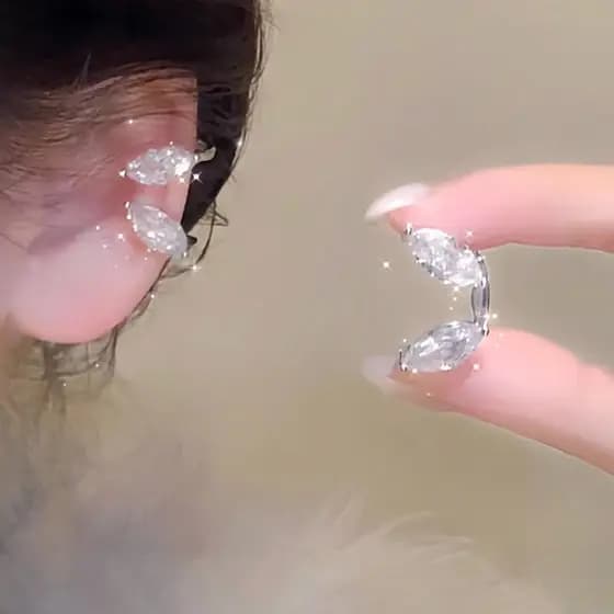 {Elf Ear} Brincos estroboscópicos de gota de água, Design de nicho feminino, sensação de alta qualidade, sem piercing, c