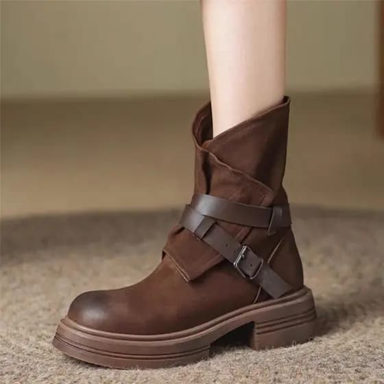 2026 novo estilo outono inverno All-Match couro macio zíper lateral de sola grossa Martin botas femininas nicho de salto