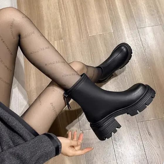 2026 novo estilo outono inverno estiramento Martin botas femininas botas curtas moda All-Match Retro mais magro olhar pe
