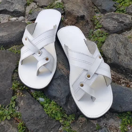 Chinelo De Couro de Dedo Cor Branca