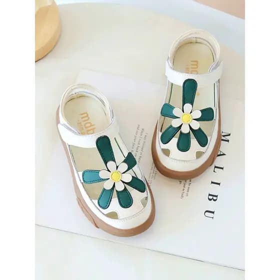 Casual meninas sandálias cor combinando flor sapatos planos 2026 verão novo estilo Baotou crianças sandálias único sapat