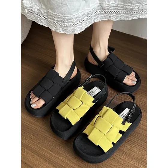 Nicho Design sandálias de sola grossa feminino exterior Wear 2026 verão novo estilo All-Match sapatos de praia de dedos