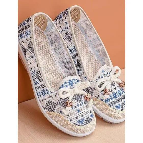 Verão pequim sapatos de pano feminino sola macia antiderrapante mãe respirável oco meia-idade idosos areia