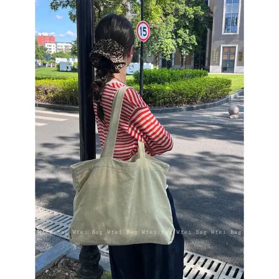 Wfei novo estilo veludo bolsa de ombro de grande capacidade all-Match solto Commuter sacola minimalista todos @-