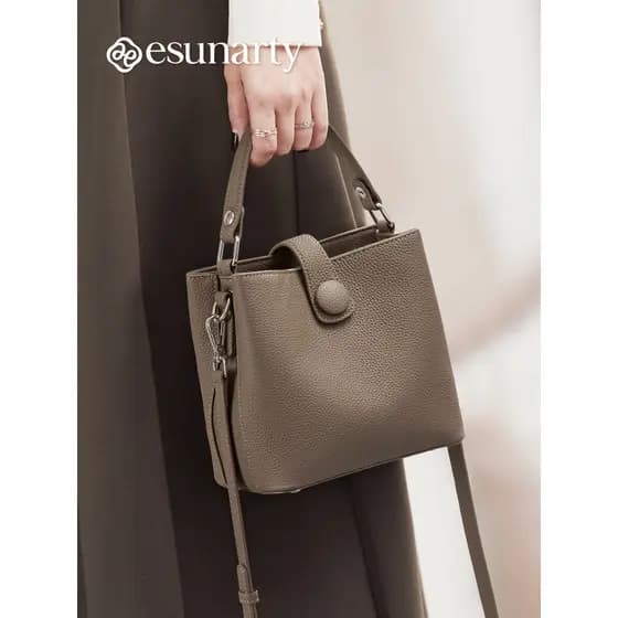 Bolsa balde de couro genuíno feminina 2026 novo estilo bolsa Commuter bolsa feminina nicho High-End textura ombro saco d