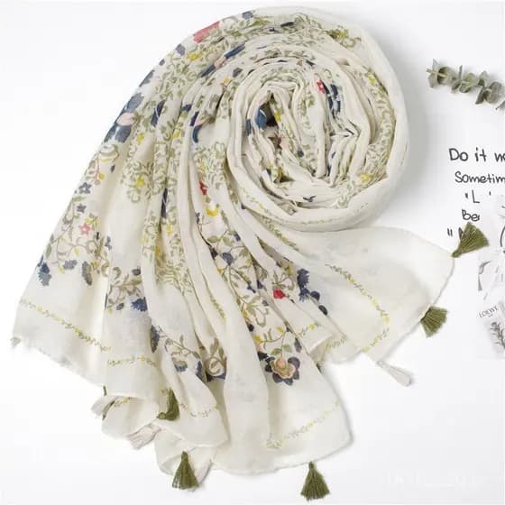 Elegante e sereno lenço de algodão e linho em estilo florestal com estampa de videiras florais, franjas feitas à mão, le