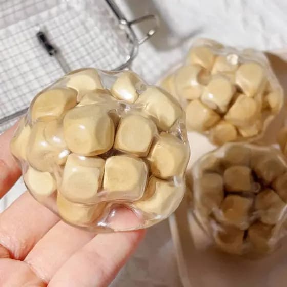 Bola Artesanal De Madeira Pitada Jogar Brinquedo Descompressão Ventilação