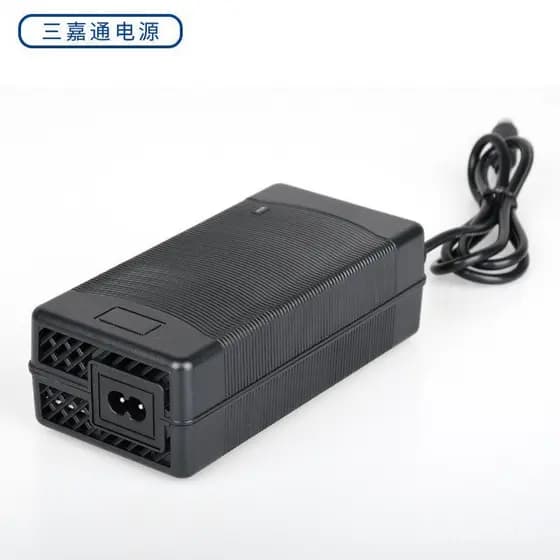 Carregador Inteligente de Bateria de Lítio 54.6V3A para Scooter, Carregador de Íons de Lítio por Atacado com Carregament