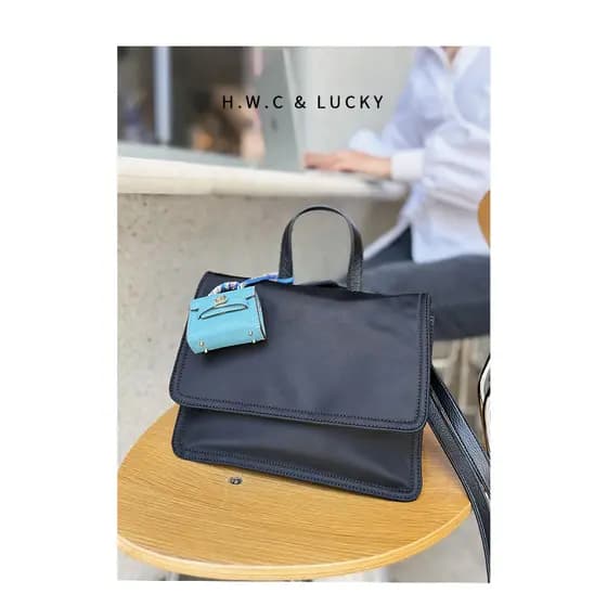 Monday Eight Bag Shop 丨 Bolsa Feminina Novo Estilo Nicho Ombro Bolsa Mensageiro Bolsa de Nylon Bolsa Mensageiro Feminina