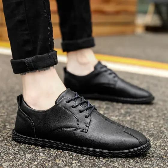 2026 novo estilo verão sapatos da moda versão coreana adolescente Casual preto pequenos sapatos de couro espírito Social