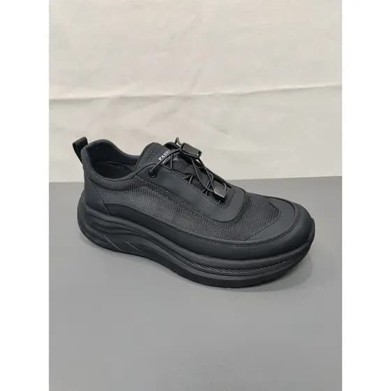 Sapatos masculinos 2026 verão novo estilo na moda malha respirável deslizamento em sola grossa sapatos casuais masculino
