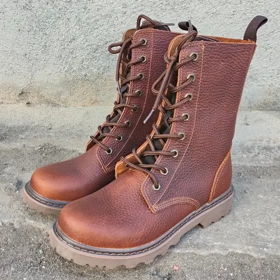 Botas masculinas de couro genuíno Retro botas gerais botas de tubo médio Martin botas ao ar livre na moda botas curtas à