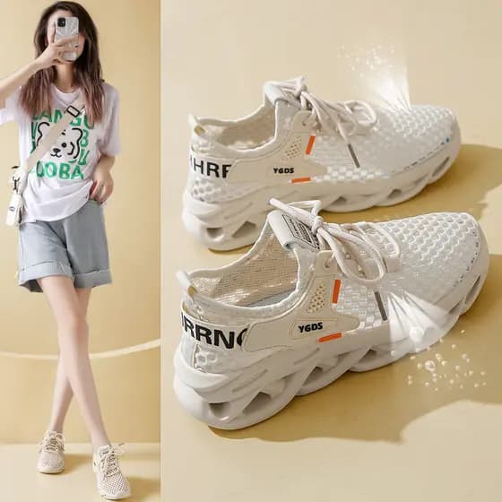 Pisando na merda Putian sapatos esportivos femininos verão malha fina respirável oco sola macia absorção de choque tênis