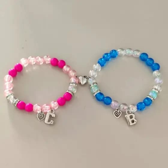 Pulseira amizade com pingente iniciais