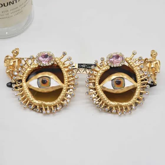 Estilo europeu americano Retro diamante-cravejado olho do diabo óculos de sol feminino disco na moda único exagerado pis