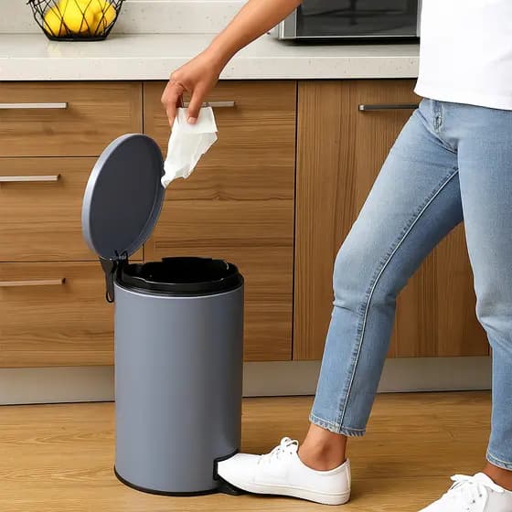 Lixeira com Pedal 3L ou 5L em Aço Matte com Balde Removível