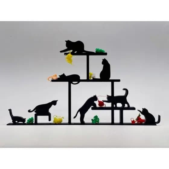 Escultura Premium Decorativa de Gatos Brincando com Novelos