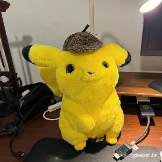 Boneco de Pelúcia Pikachu Detetive Versão Filme Igual ao Brinquedo Presente Exquisito Boneco de Pelúcia 28cm