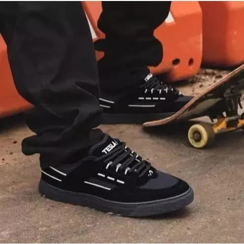 Tênis Tesla Street Pro – Edição Anthracite Black UNISSEX