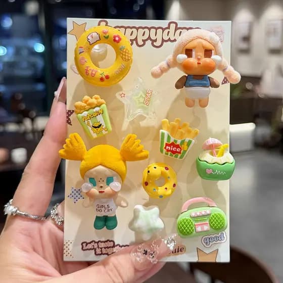 Doce estilo legal chorando bebê tridimensional buraco sapatos flor boneca dos desenhos animados + elementos de lanche DI