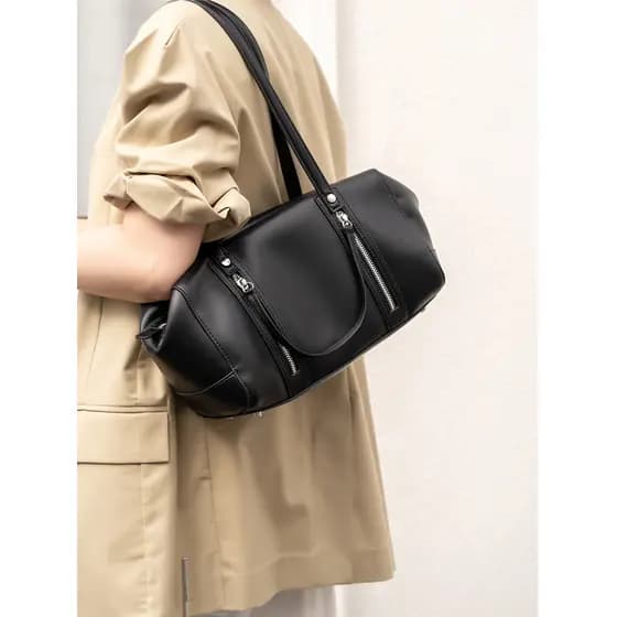 2026 Bolsa de ombro de couro de alta qualidade 2025 Novo estilo tendência da moda Boston Bowling Bag Commuter Underarm B