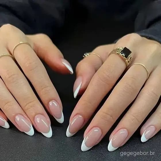 24Pcs Francês Unhas Falsas Amêndoa Unhas Falsas com Cola Imprensa no Design de Borda Branca Wearable Simples Nail Tips