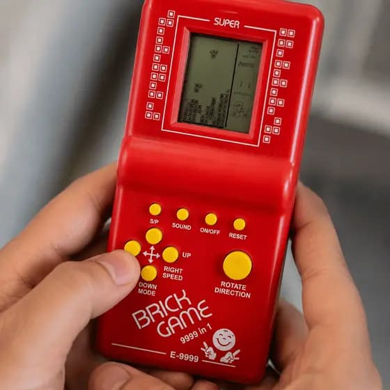 Mini Game Retrô Portátil +9999 Jogos em 1 Tela Cores Sortidas Pilha AA Console Clássico Tetris Azul
