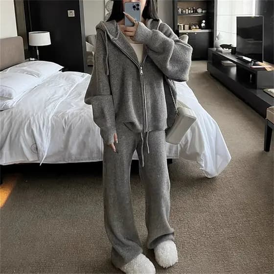 Estilo preguiçoso um conjunto de malha com zíper com capuz