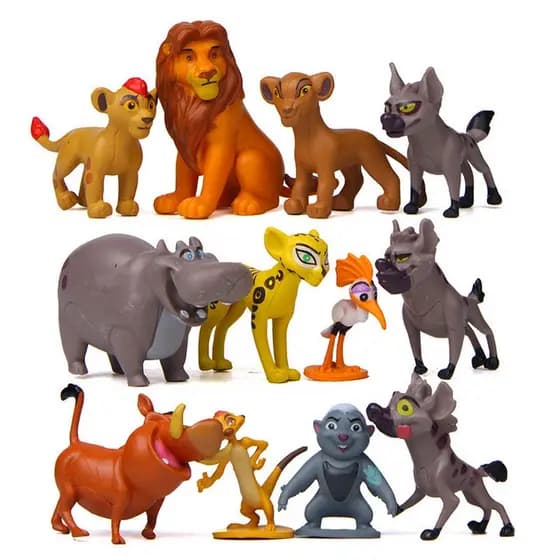 O conjunto de 12 peças da Disney "O Rei Leão" inclui personagens como Simba, Nala, Pumbaa, Timon, Mufasa e Zira. MOG8