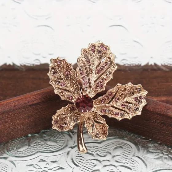 Conjunto de broches em forma de folha de bordo com diamantes, elegante, simples e requintado EHVG