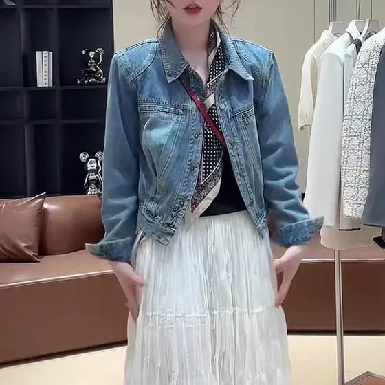 Retro angustiado ombro curto acolchoado Denim jaqueta feminina pequeno início da primavera outono Design lapela jaqueta