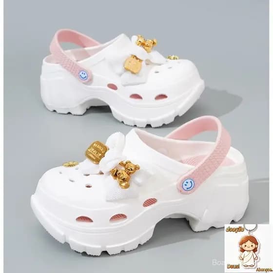 Sandálias Femininas Antiderrapantes Chinelos de Praia EVA Plataforma Antiderrapante Sapatos de Saúde Sola Grossa, Novos