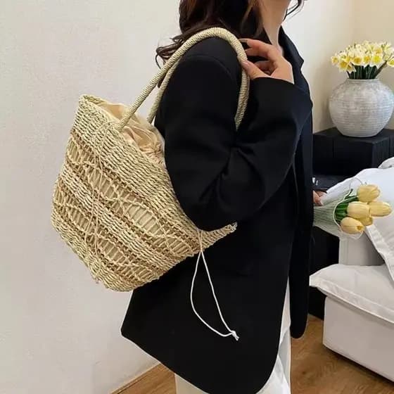 Venda por atacado de fábrica de novas bolsas de palha de ombro único, bolsas femininas, bolsas de praia, bolsas artesana