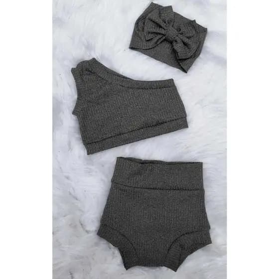 CONJ. INFANTIL BEBÊ - COR MESCLA - 3 PEÇAS: TAPA FRALDA+BLUSA+TIARA. Short Menina-Canelado-Ribana