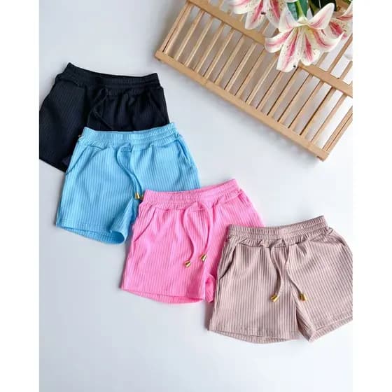 SHORT INFANTIL CANELADO COM POMPOM 2 A 8 ANOS