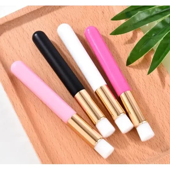 Kit 2 Pincel Na Cor Preta Para Higienização de Alongamento de Cicilios