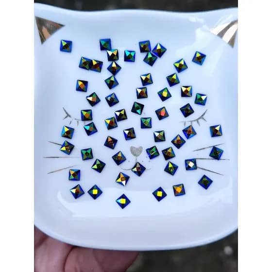 QUADRADO LAPIDADO 4X4MM 50PÇS