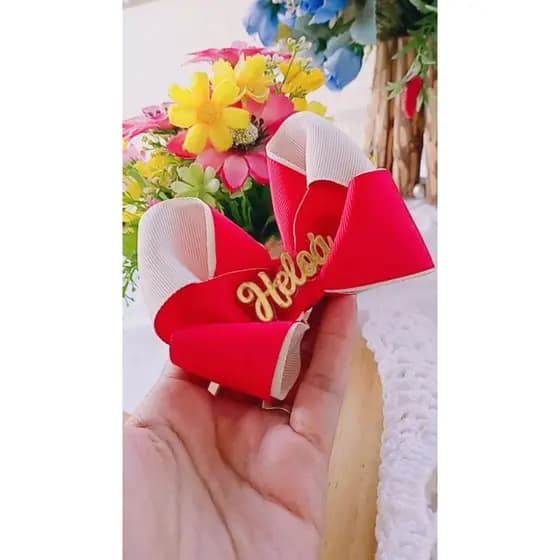 Laço borboleta com nome. Laço personalizado. Laço com nome. Laço para bebê com nome. Laço infantil com nome. laço vermelho. laço de festa.