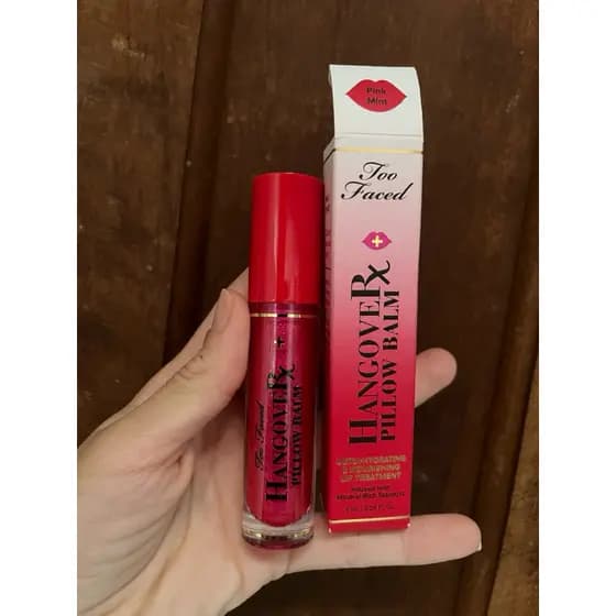 Lip Balm Hangover Pillow Balm cor Pink Mint da Too Faced